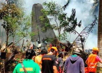 Philippine plane explodes in crash while landing: 29 dead, 50 rescused