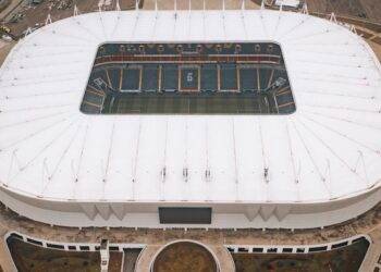stadiums with retractable roofs