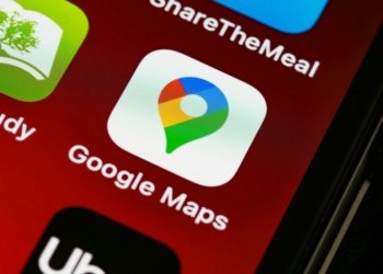Google Maps holiday travel features